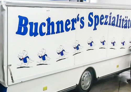 Aufkleber und Alt-Werbefolien entfernen