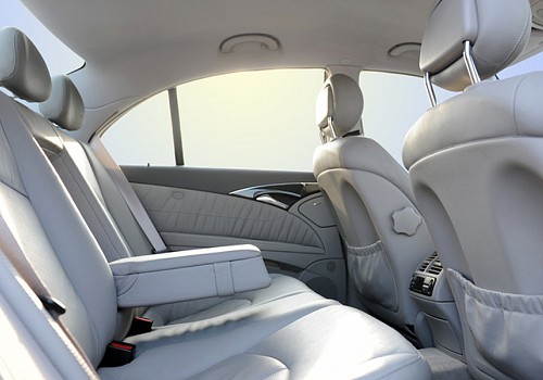 Fahrzeug-Innenreinigung mit Polsterreinigung